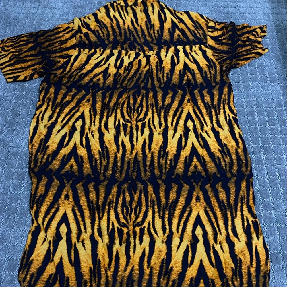 Urban Outfitters Dean Printed Shirt Dress NWT Size XS - Picture 8 of 9
